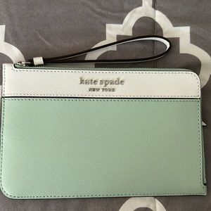 *Price Drop* Kate Spade ♠️ large wristlet NWOT